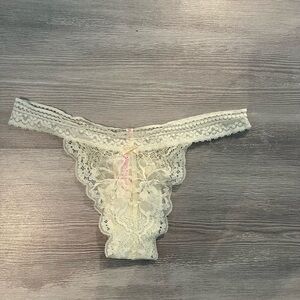 NWT Victorias Secret PINK Lace Extra Low Rise Cheeky Panty in Cream size medium
